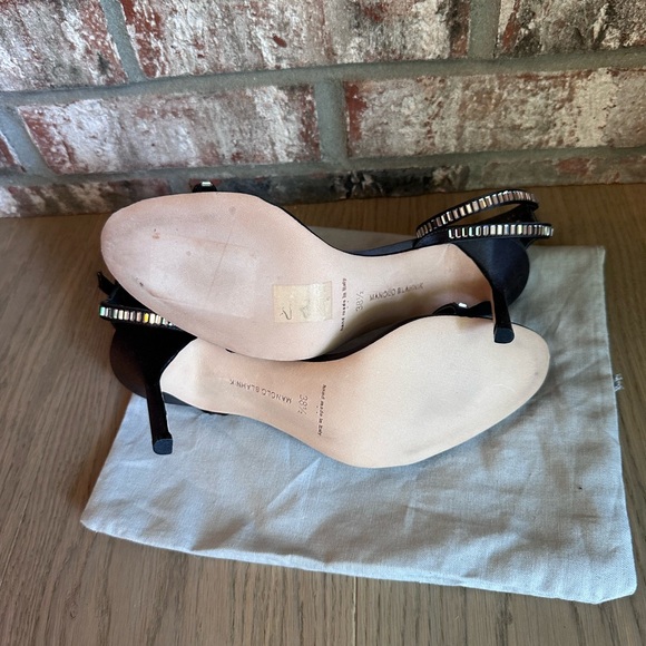 NWOT Manolo Blahnik Crinastra 105mm Crystal-embellished Satin Sandals Size 38.5 - Picture 3 of 3